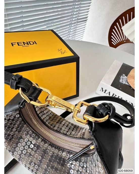 תיק  פנדי 26/15 ס