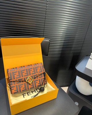 תיק  פנדי 21/14 ס"מ