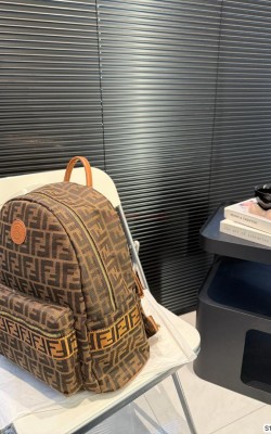 תיק גב פנדי  33/37 ס"מ