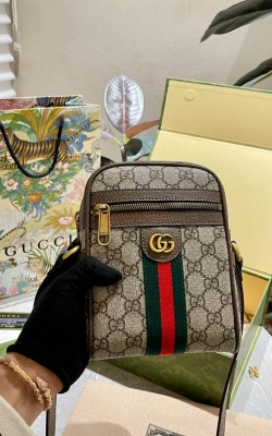 תיק גוצי צד