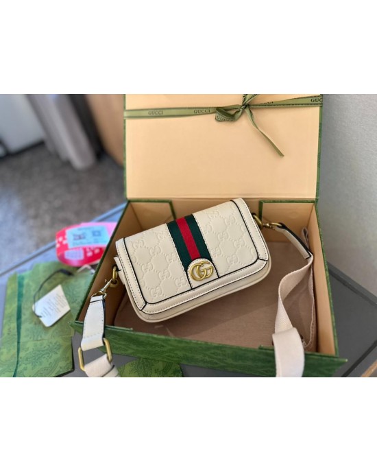 תיק גוצי 18 ס