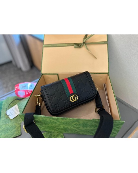 תיק גוצי 18 ס