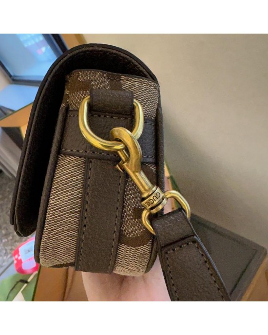 תיק גוצי 18 ס