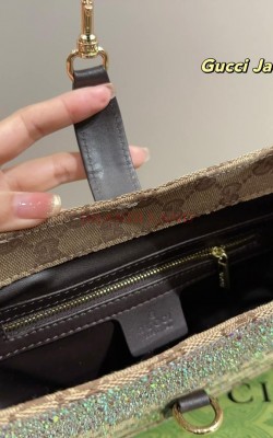 תיק גוצי 27/26 ס"מ