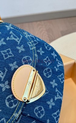 תיק לואי 24/17 ס"מ