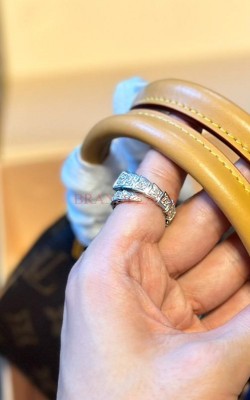 תיק לואי 23/13 ס"מ