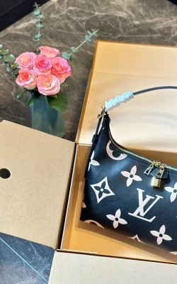 תיק לואי 27/22/10.5 ס"מ