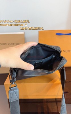 תיק לואי צד 24/7/18 ס"מ