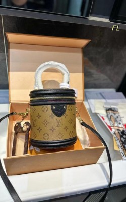 תיק לואי 15/17 ס"מ