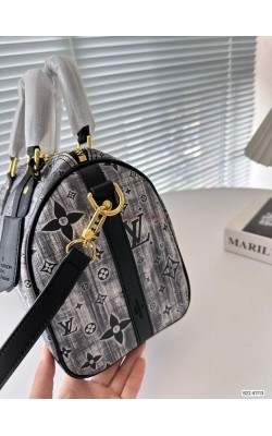 תיק לואי 26/19 ס"מ