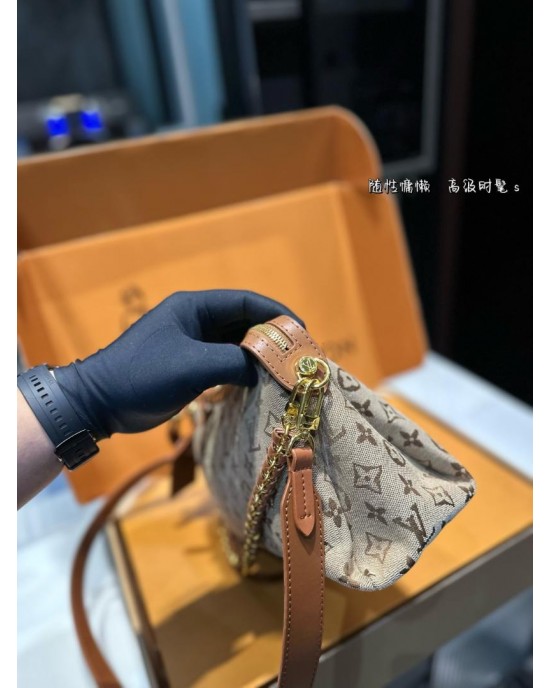 תיק לואי 29/17 ס