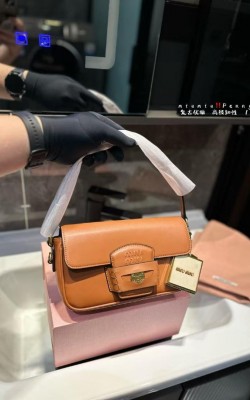 תיק מיו מיו 23/14 ס"מ