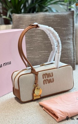 תיק מיו מיו 33 ס"מ