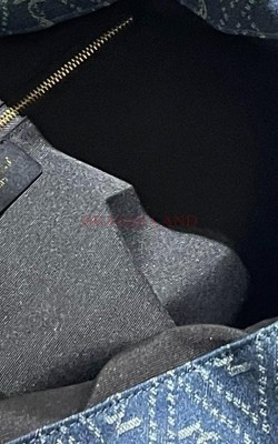 תיק איב סאן לורן 