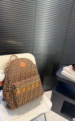 תיק גב פנדי  33/37 ס"מ