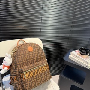 תיק גב פנדי  33/37 ס"מ