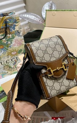 תיק גוצי 11/14 ס"מ