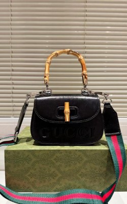 תיק גוצי 18/13 ס"מ