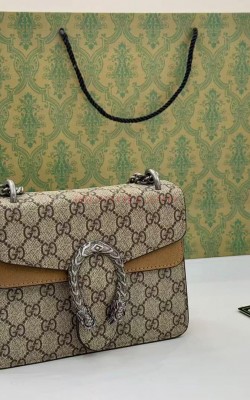 תיק גוצי 20 ס"מ