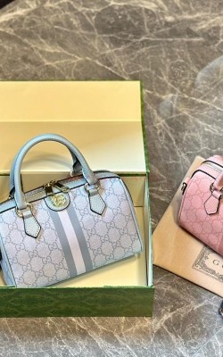 תיק גוצי 20 ס"מ