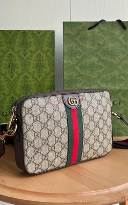 תיק גוצי 23.5/16/4.5 ס"מ