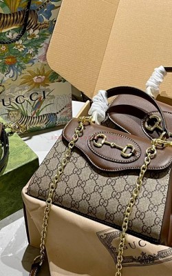 תיק גוצי  30/20 ו 22/15 ס"מ