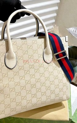 תיק גוצי 34 ס"מ