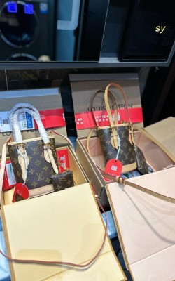 תיק לואי 13/18 ס"מ