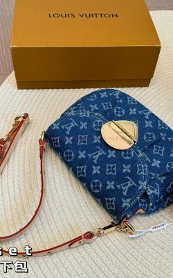 תיק לואי 24/17 ס"מ