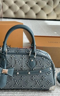 תיק לואי 27/15 ס"מ