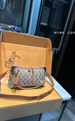 תיק לואי 29/17 ס"מ