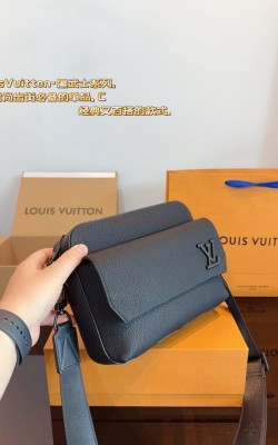 תיק לואי צד 24/7/18 ס"מ