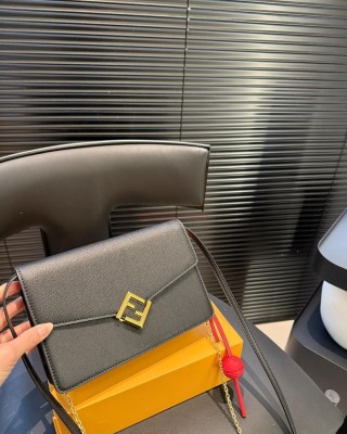 תיק  פנדי 21/14 ס"מ