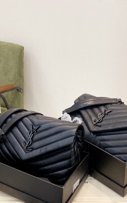 תיק איב סאן לורן