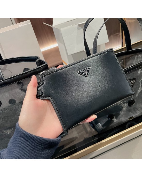 תיקי פראדה שתי גדלים ומלא צבעים